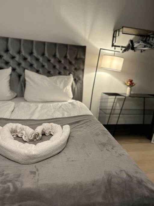 Duplex Apartment Ullstein- 4 Bedrooms, 2 Bathrooms, Living Room, 2 Parking Spaces, Boxspringbeds, Family & Business Apartment! Berlin Exterior foto