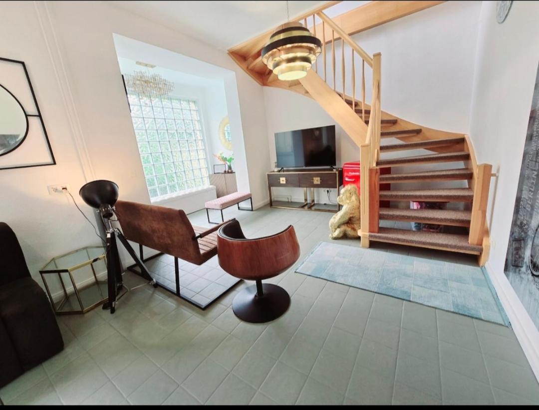 Duplex Apartment Ullstein- 4 Bedrooms, 2 Bathrooms, Living Room, 2 Parking Spaces, Boxspringbeds, Family & Business Apartment! Berlin Exterior foto